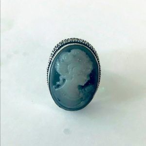Stunning Vintage Cameo Ring Sterling Silver size 7